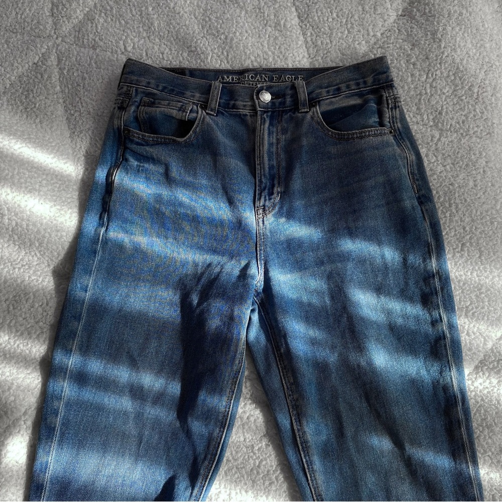 American Eagle mom jean